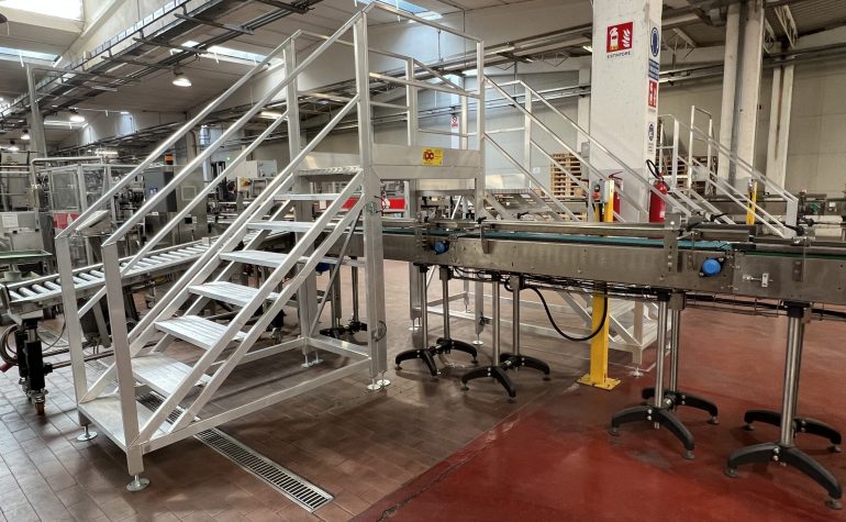 SCALA SPECIALE PER SCAVALCAMENTO