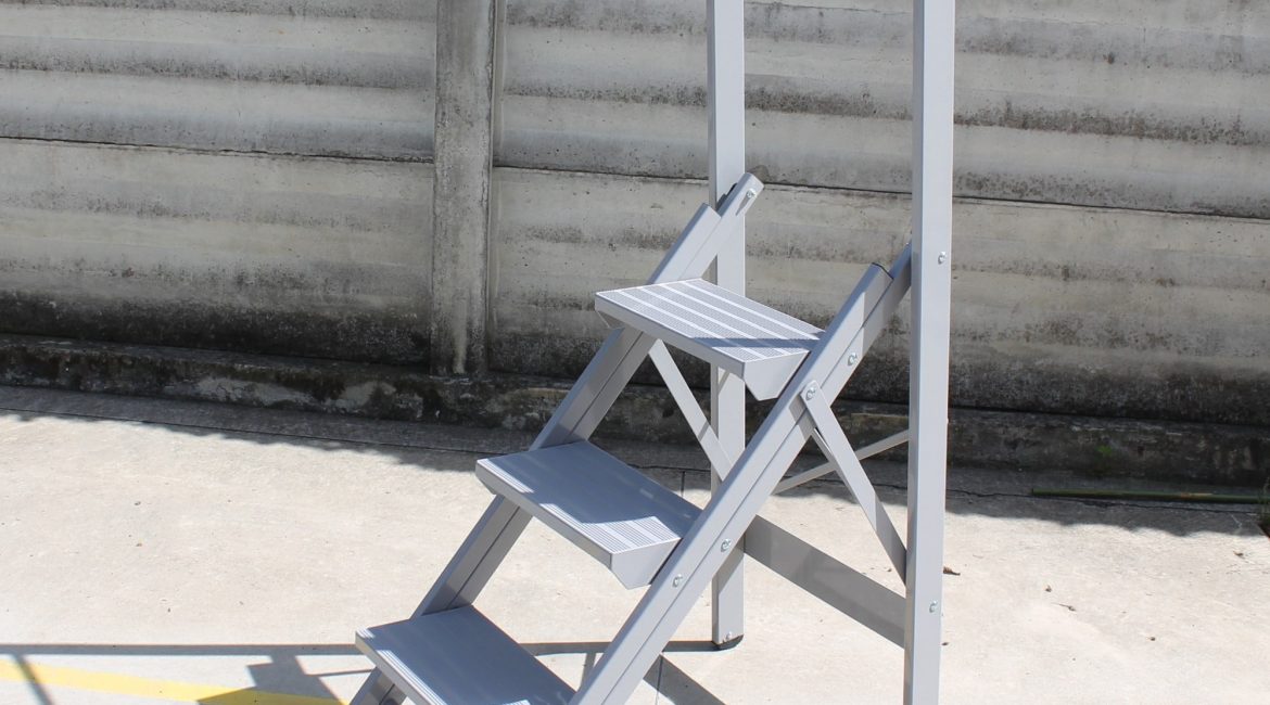 sgabelli professionali in alluminio