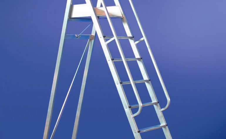 SCALA A PALCHETTO CHIUDIBILE IDEALE PER MAGAZZINO