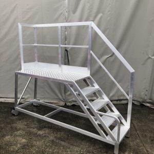 SCALA SPECIALE CON RUOTE, MANIGLIA FISSA, APERTURA LATO SX