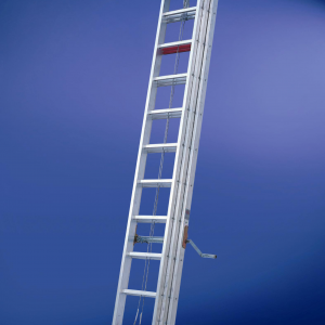 SCALA A SFILO DA APPOGGIO CON ARGANO