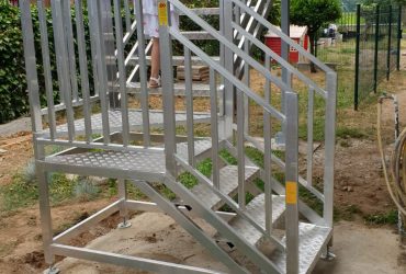 Scala di servizio in lega d'alluminio con ringhiera anticaduta per bambini